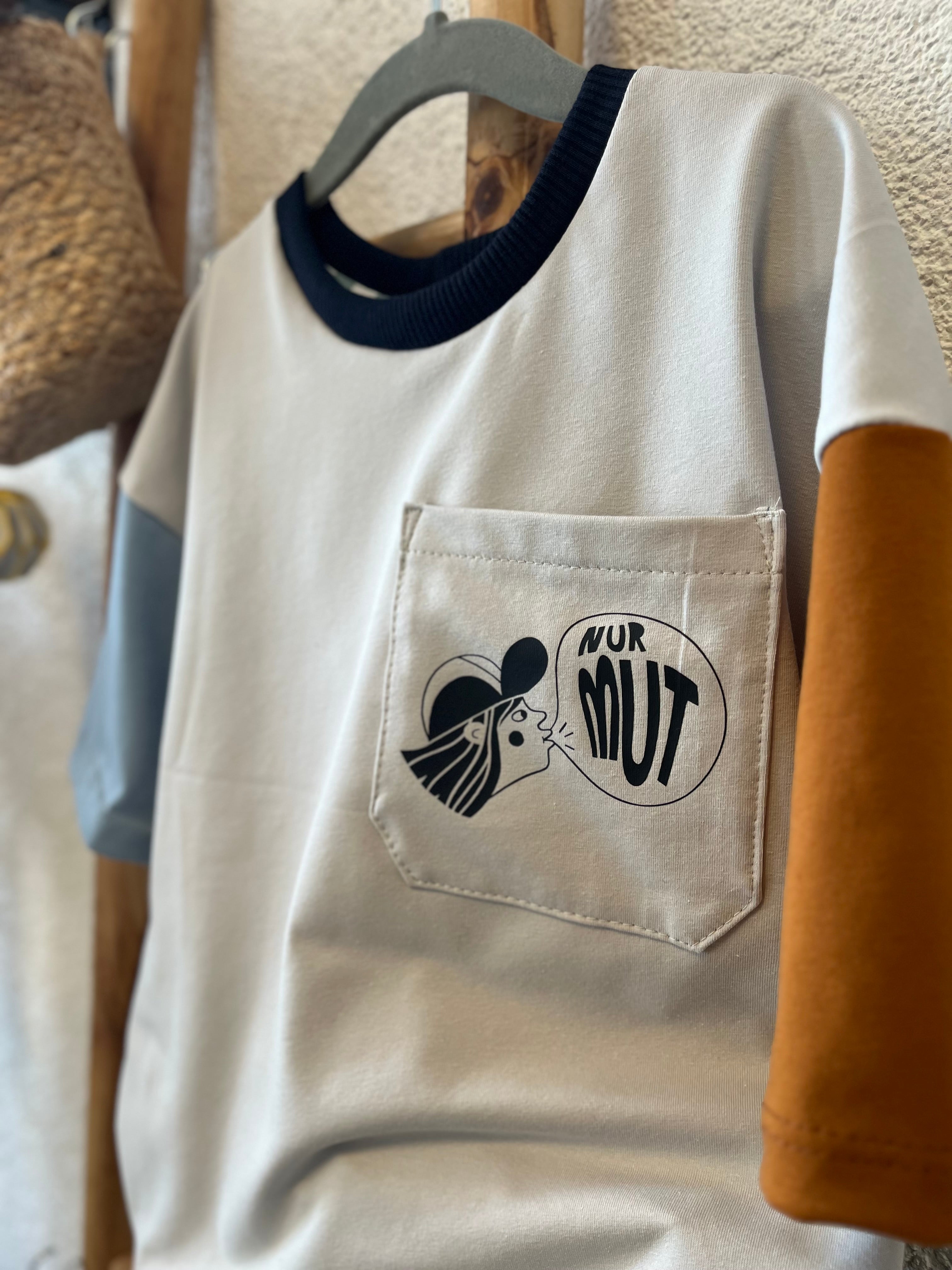 Oversized T-Shirt „Mutig“