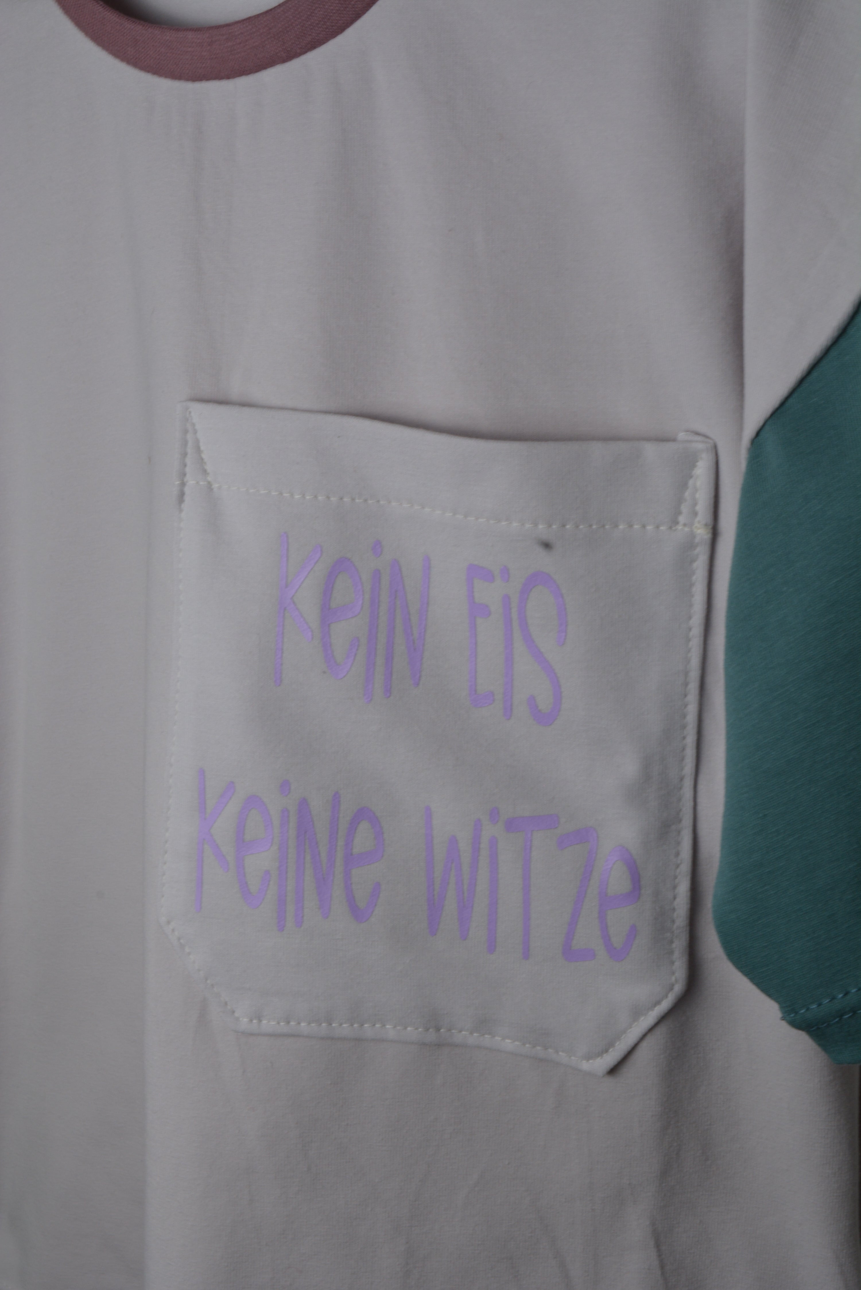 KEIN EIS. KEINE WITZE. Oversized Shirt Flieder