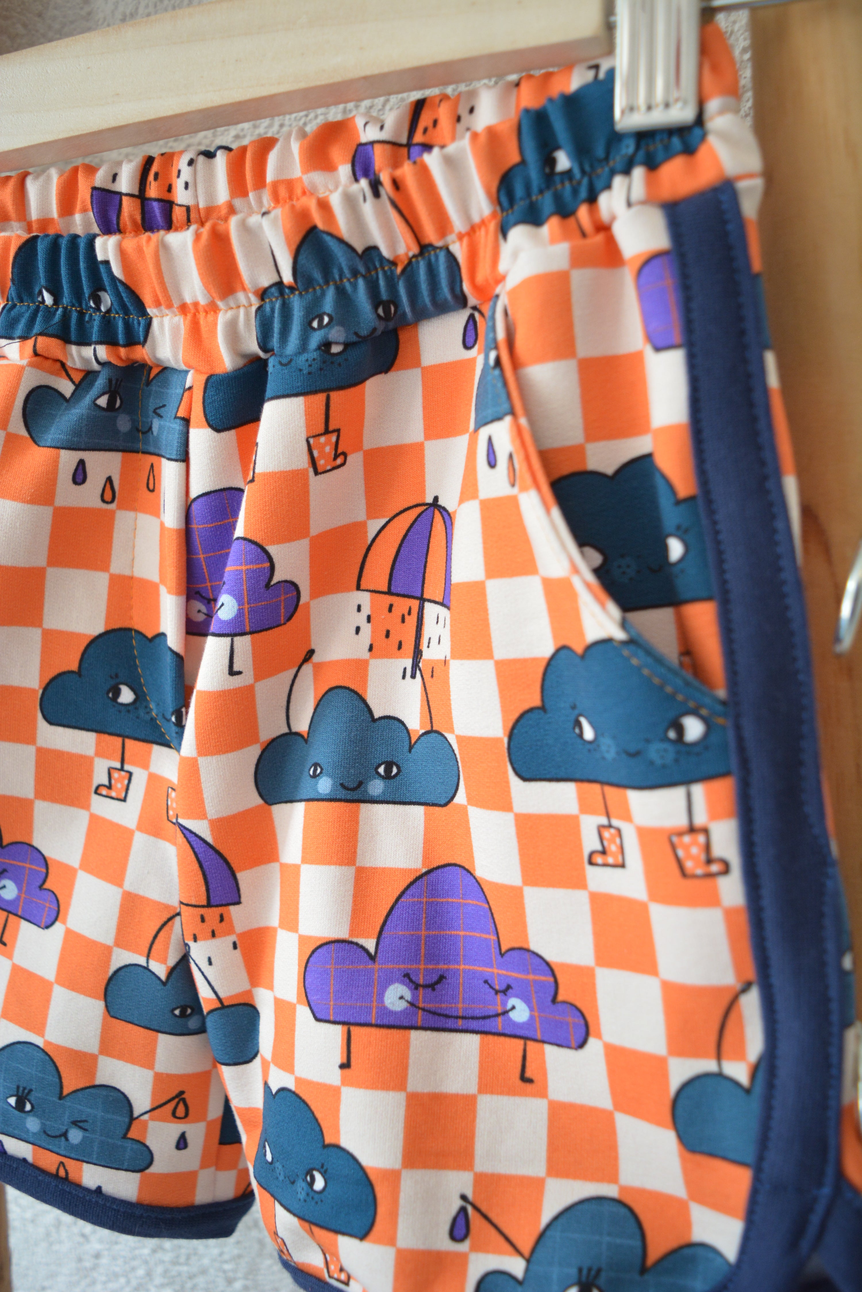 Wolkentreff Retro Shorts