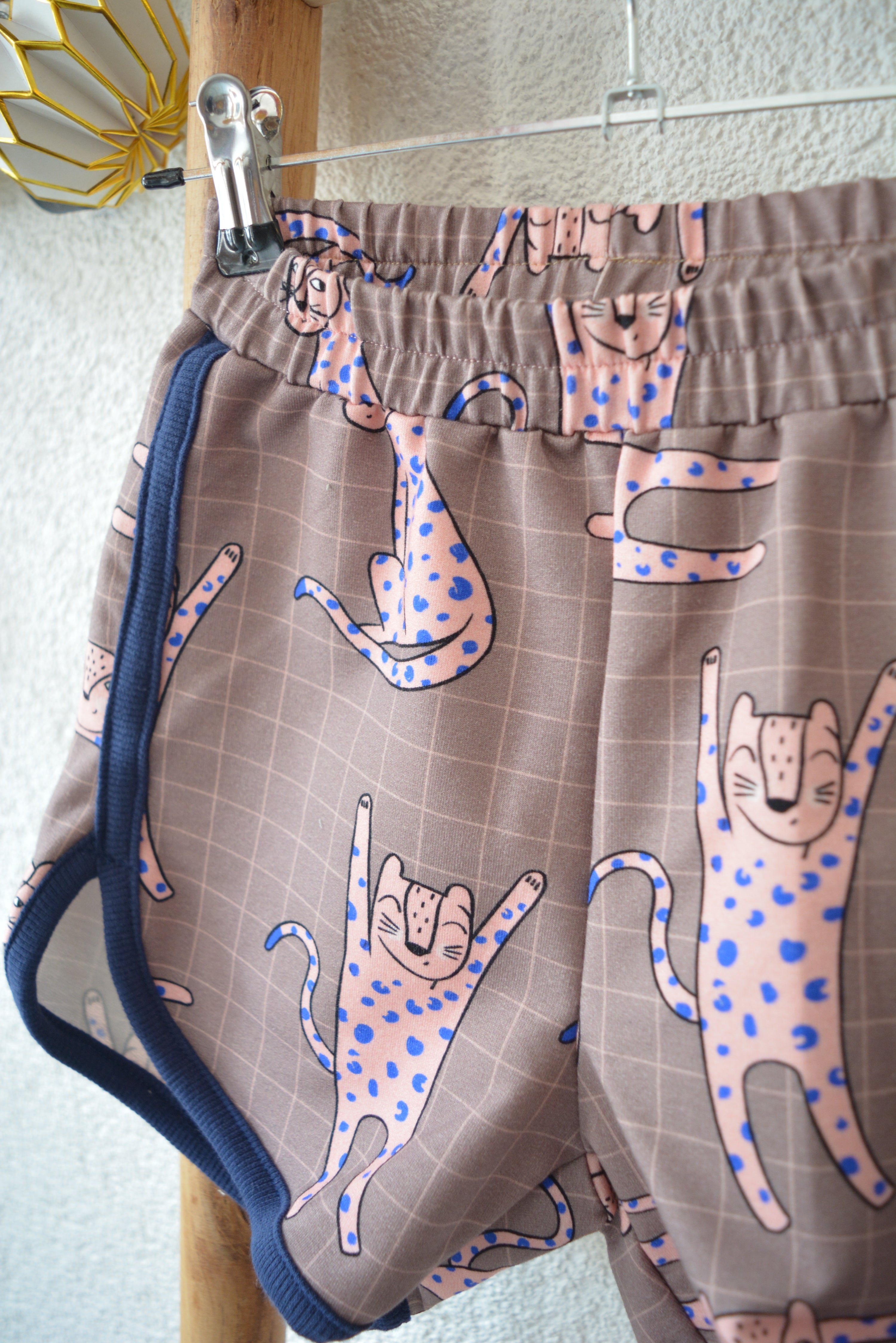 Leopardenbande Retro Shorts