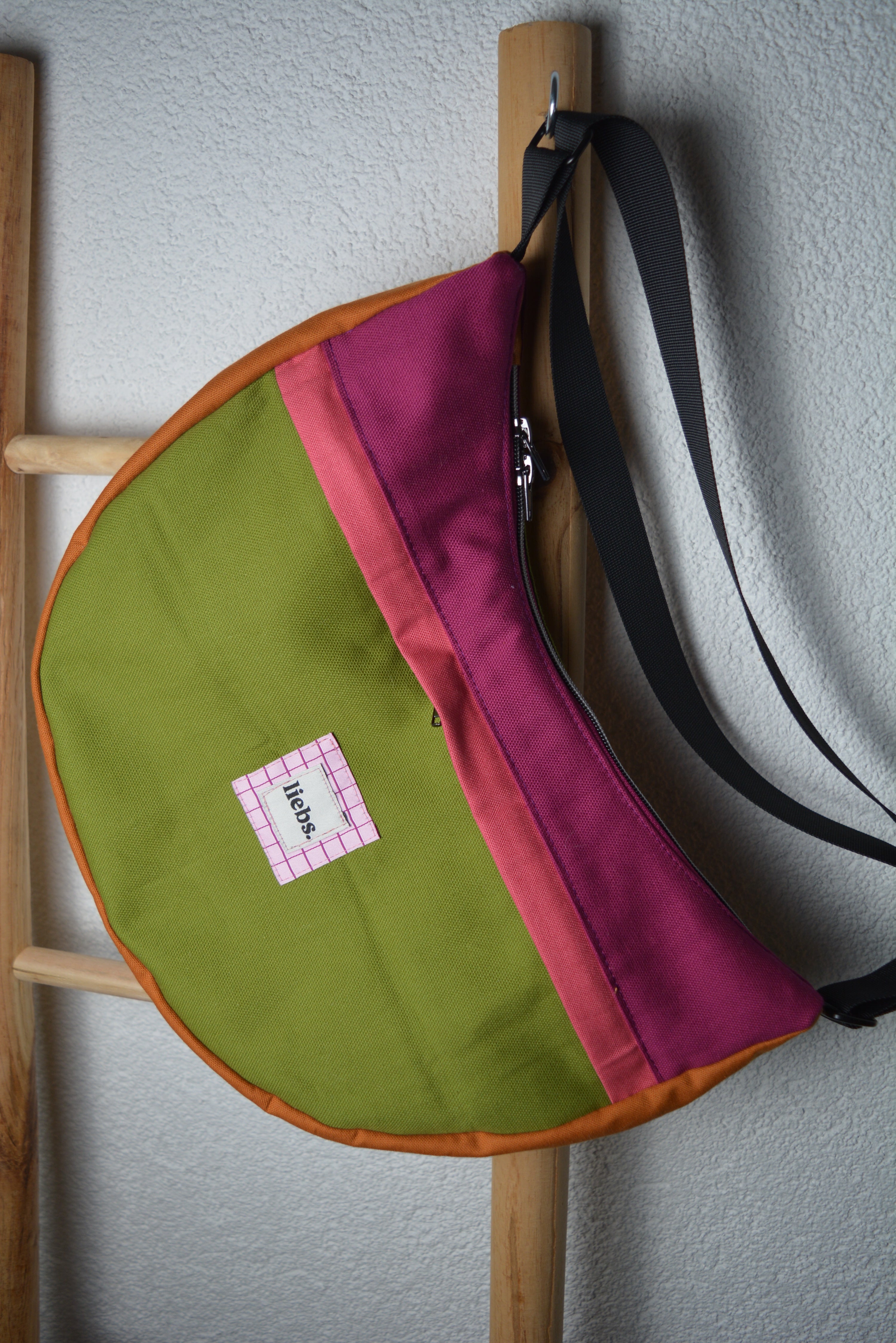 Halbmond Tasche Liebs