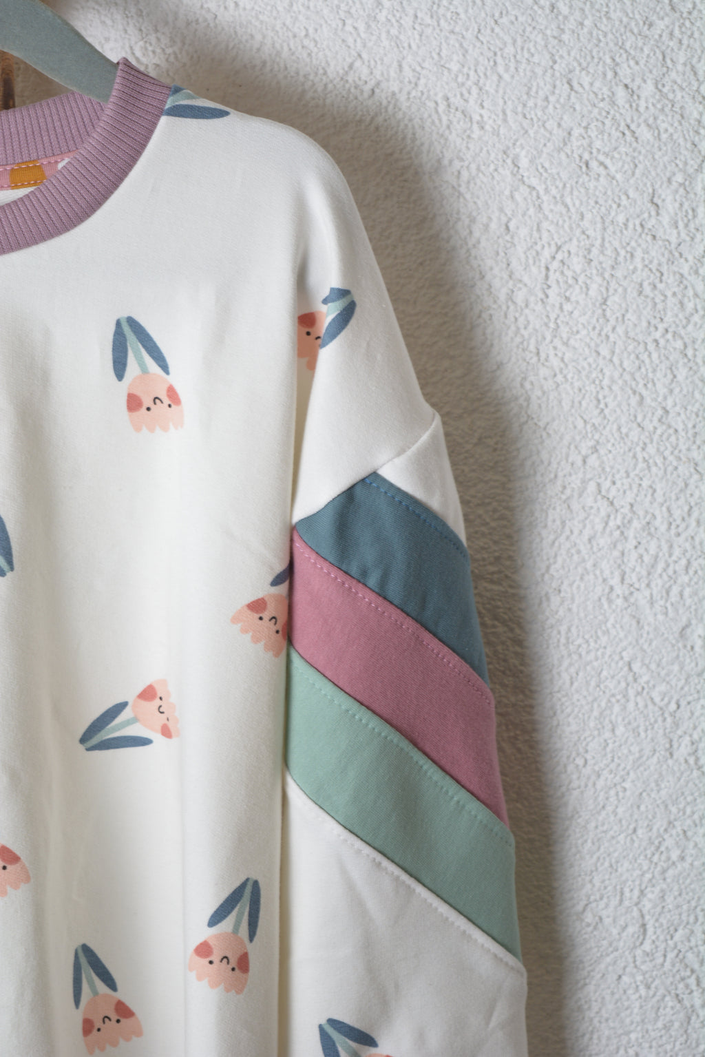 Kinder Sweater „Happy Flowers“ – Oversized Unisex