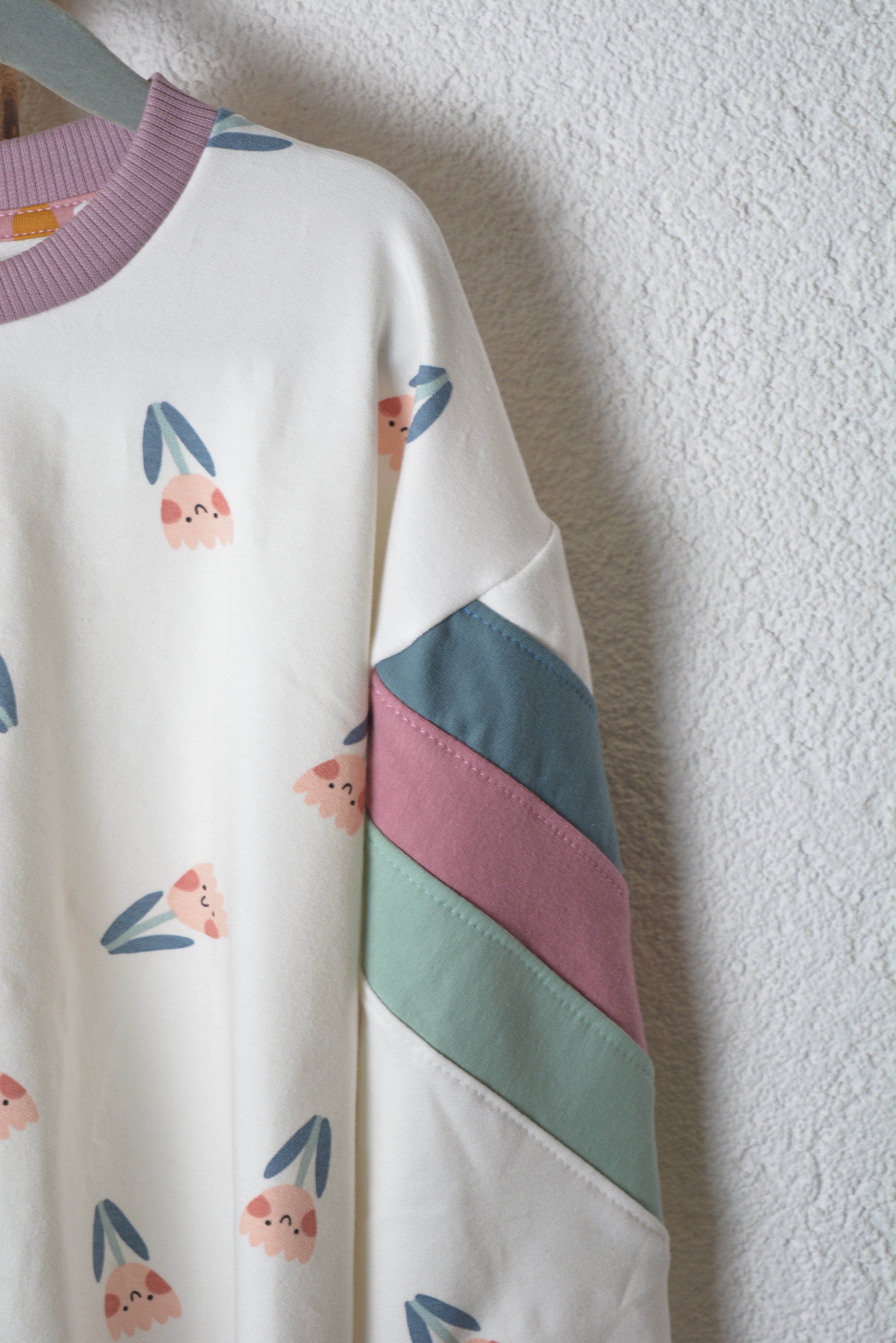 Kinder Sweater „Happy Flowers“ – Oversized Unisex