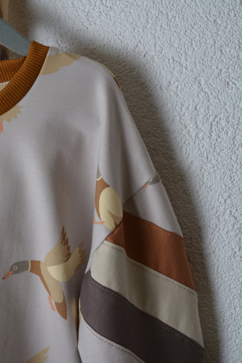 Kinder Sweater „Wild Ducks“ – Oversized Unisex Gr.116