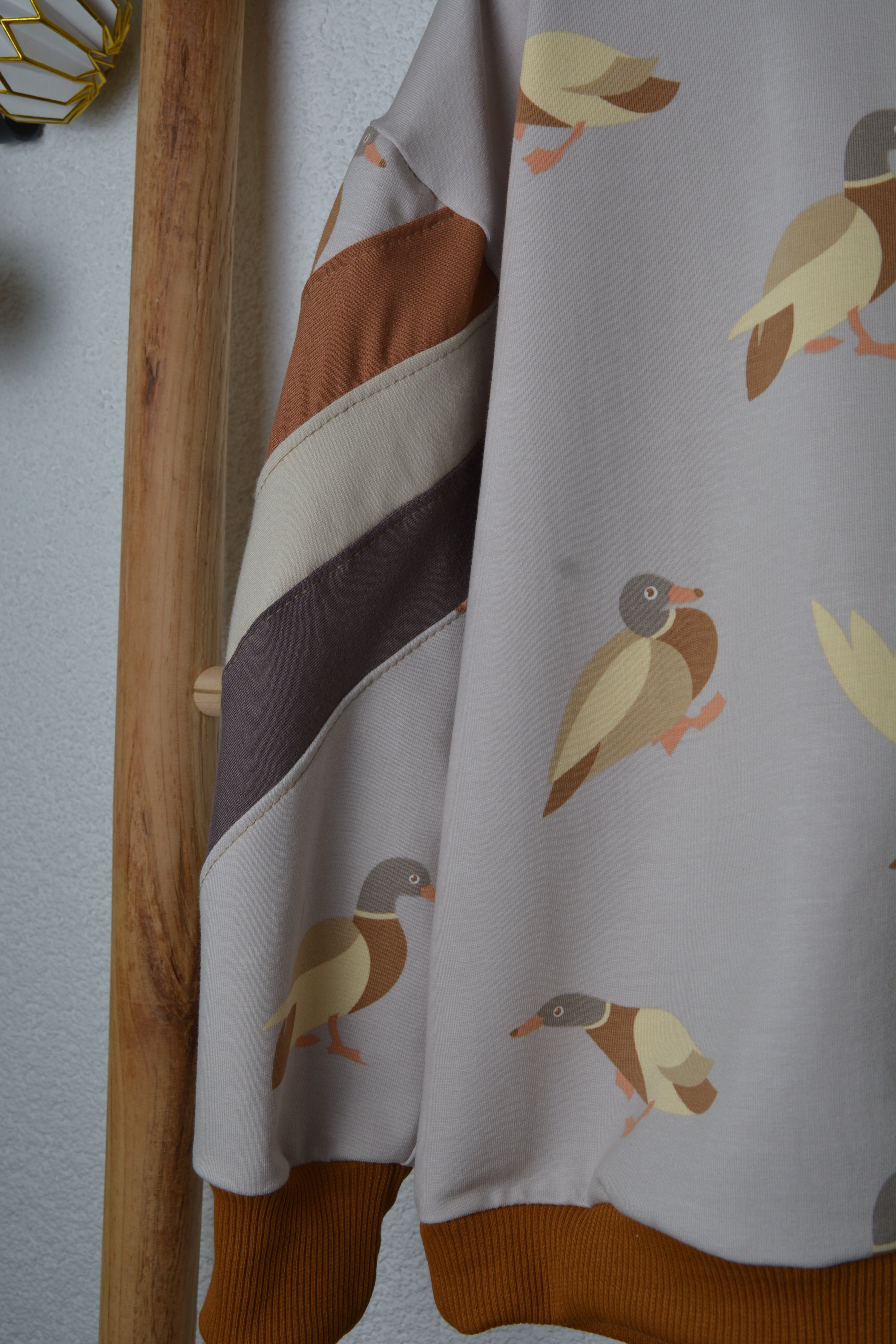 Kinder Sweater „Wild Ducks“ – Oversized Unisex Gr.116