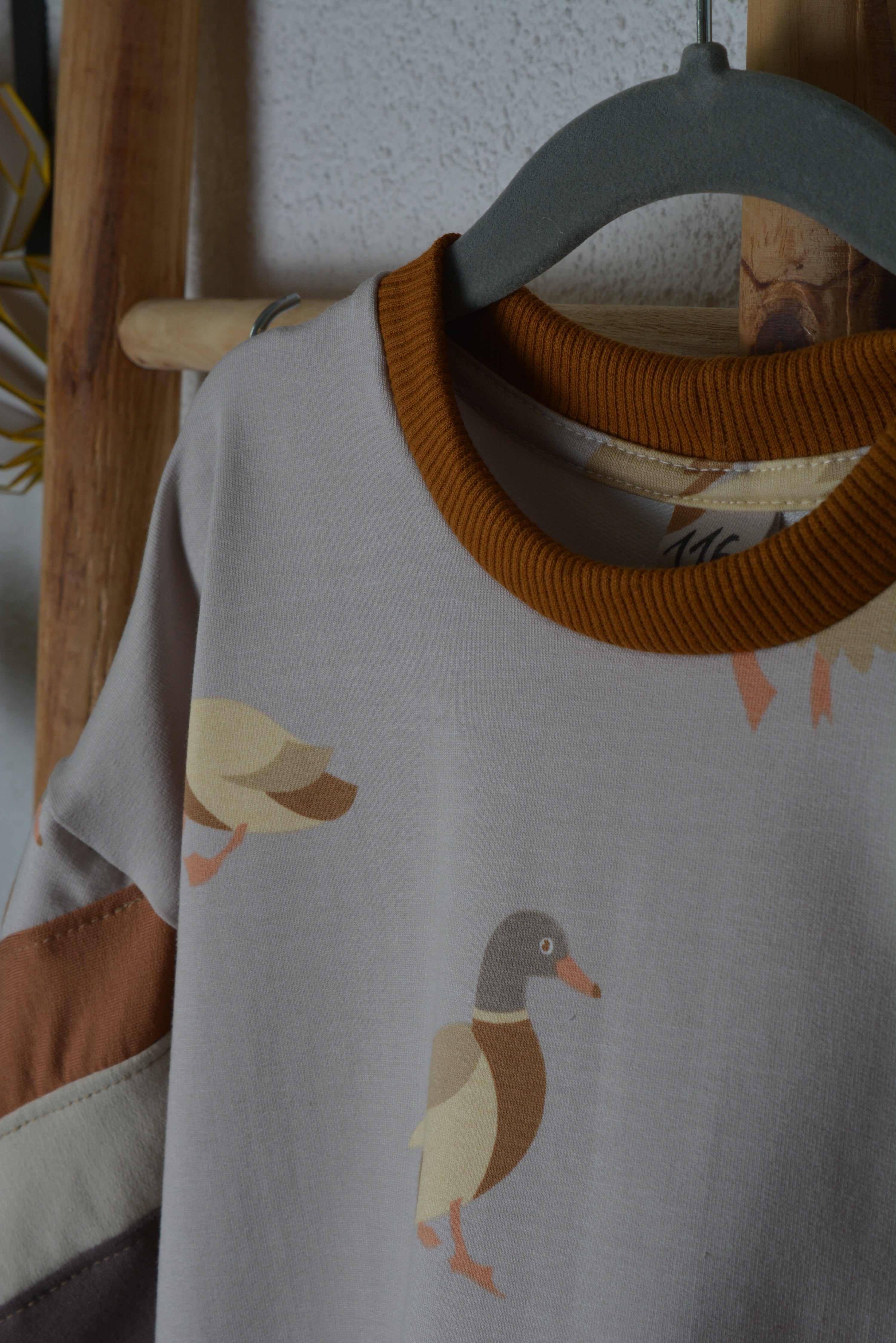 Kinder Sweater „Wild Ducks“ – Oversized Unisex Gr.116