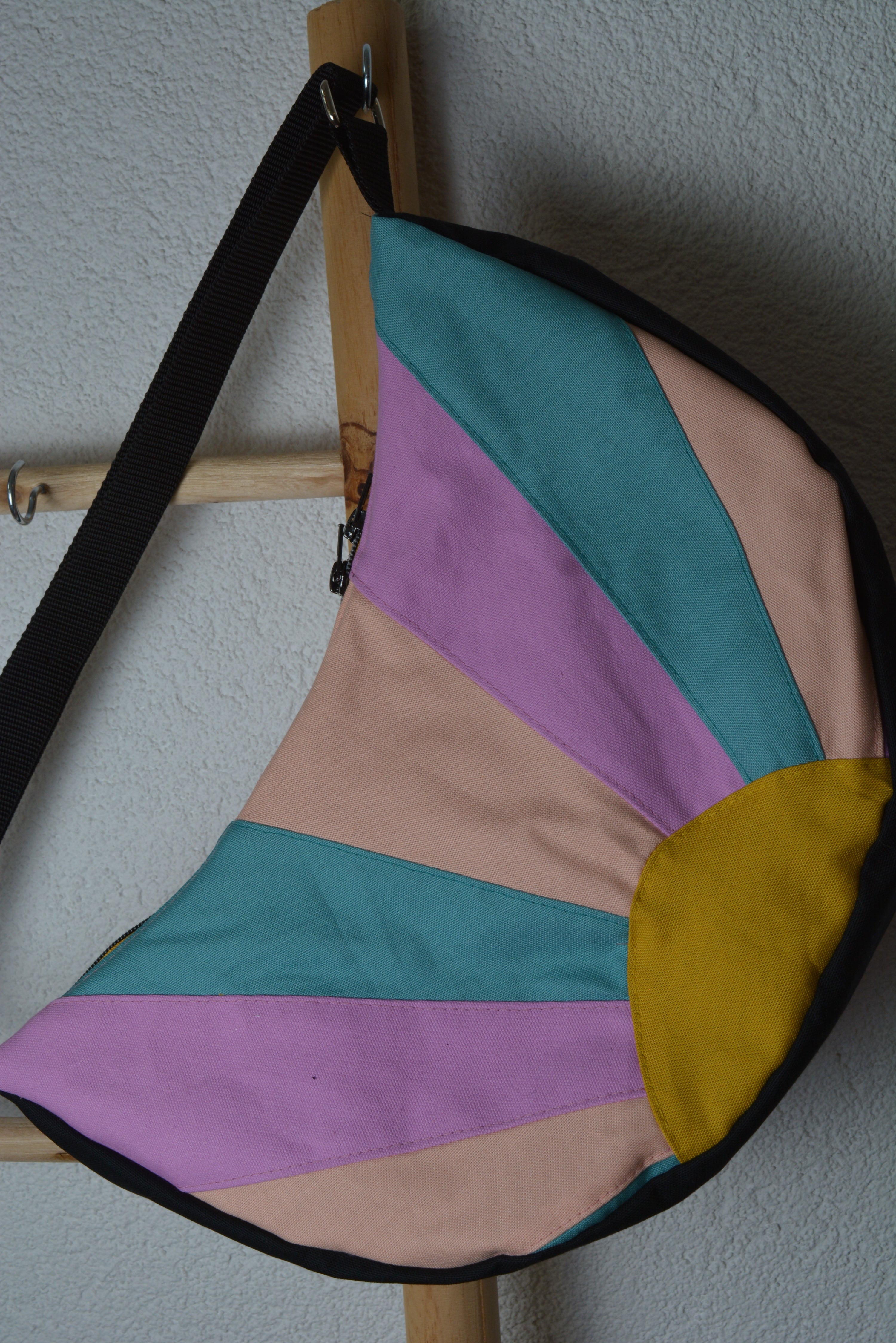 Half Moon Bag "Sol"