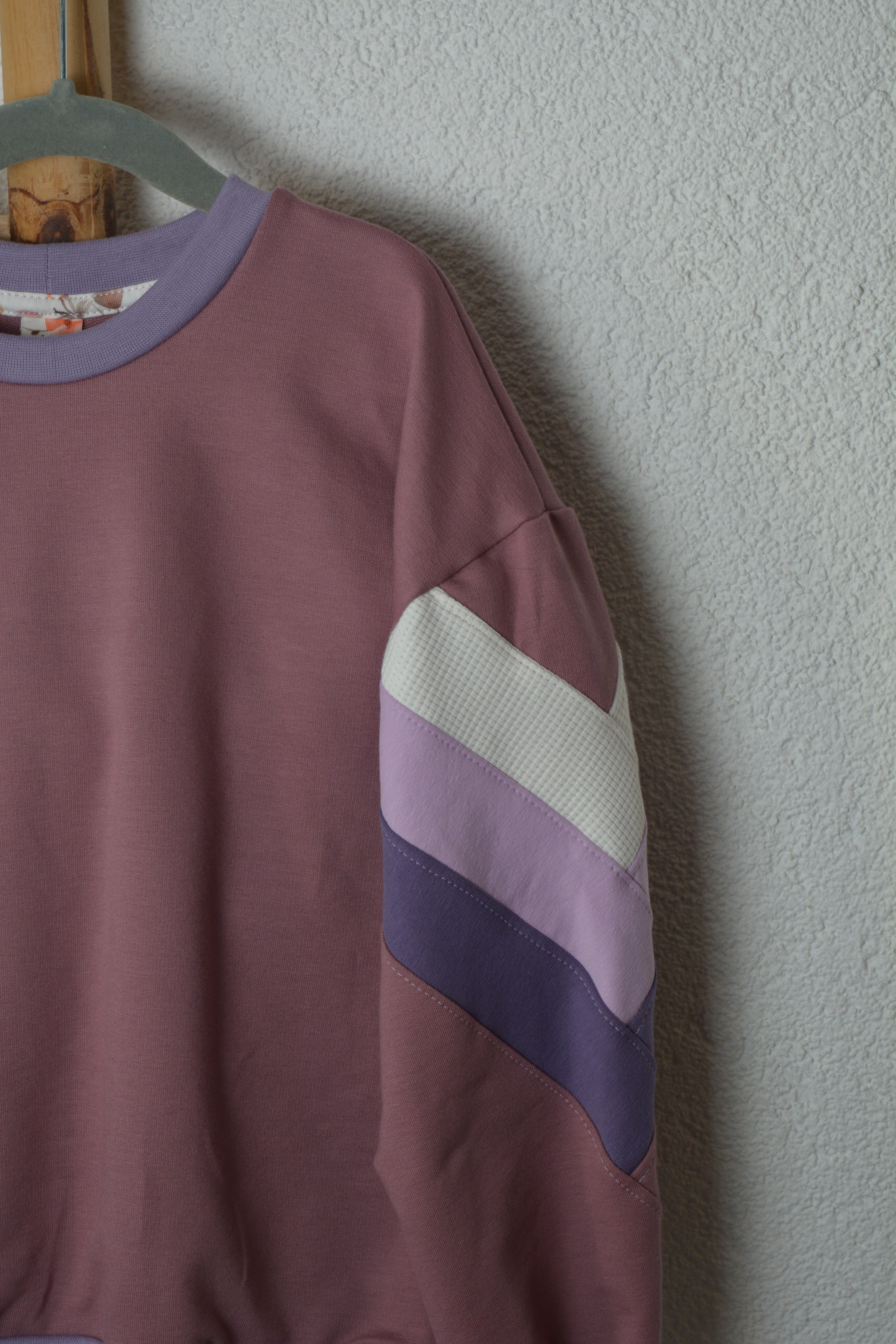 LILAC LINES Sweater